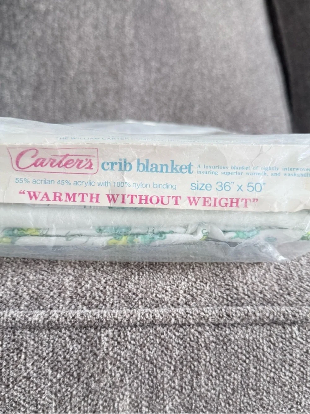 Vintage Carter’s lightweight crib blanket 36” X 50”